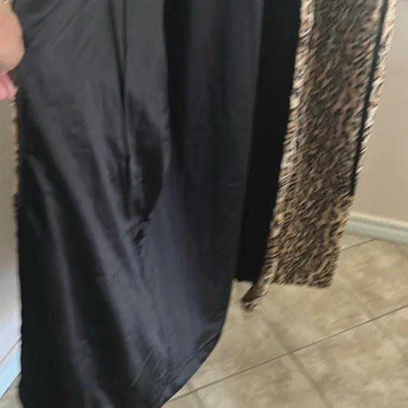 NWB Minky Couture Luxurious And Soft Leopard Print Robe - Picture 12 of 13
